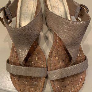 Donald Pliner size 7.5 gold sandals